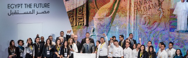 Youth organisers surround President Abdel Fattah al-Sisi on the last day of the Egypt Economic Development Conference, 15 March 2015